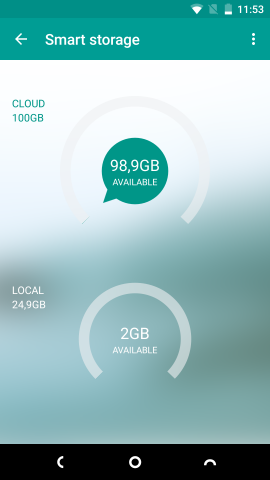 In den Smart-Storage-Einstellungen ist direkt sichtbar, wie viel Platz noch auf dem Smartphone selbst und in der Cloud verfügbar ist. (Screenshot: Golem.de)